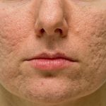 طالبات يزرعن الورود والأعشاب في عزون