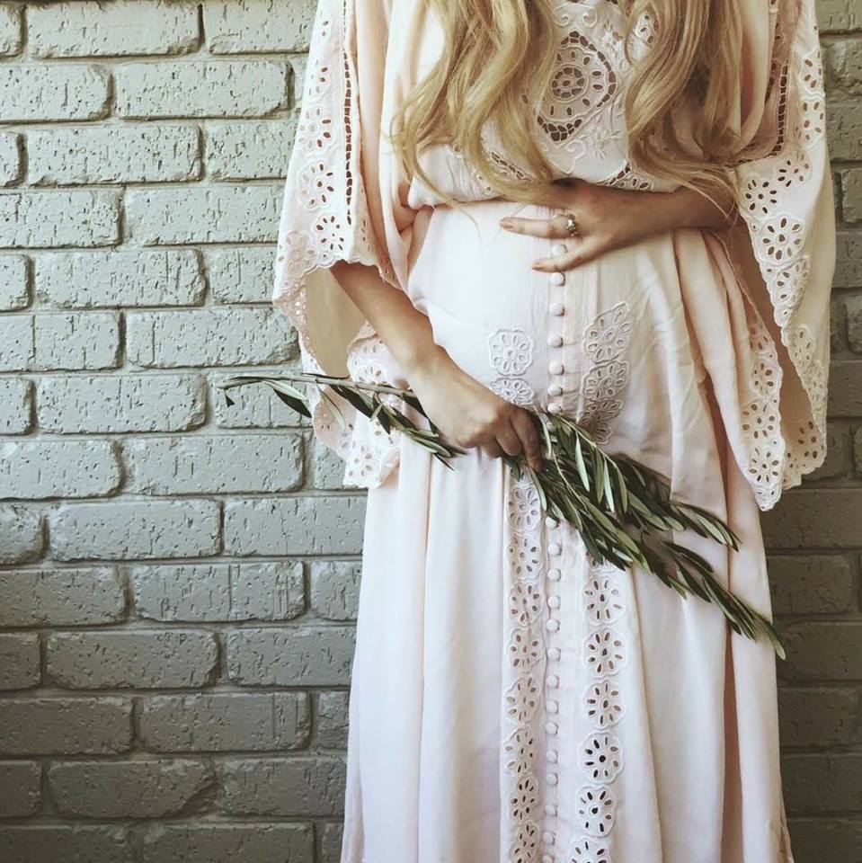 صور: أجمل الإطلالات للمرأة الحامل