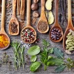 “السوشال ميديا” تسبّب اضطرابات الأكل.. وهذه الأعراض تدلّ على إصابتكِ!