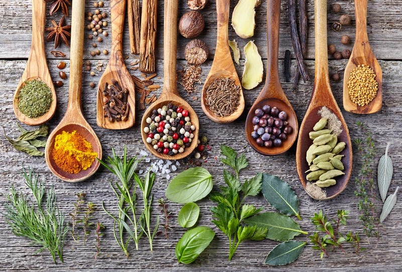 لعلاج تأخر الحمل بالأعشاب .. 7 وصفات مجربة!