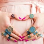 قبعات أنيقة لأم العروس يوم زفاف ابنتها