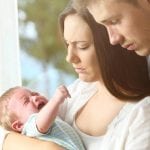 4 أخطاء تقع فيها الأم عند تعليم الطفل الصيام