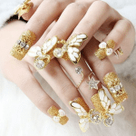 لماذا يجب عليكِ قصّ أطراف شعركِ بانتظام؟