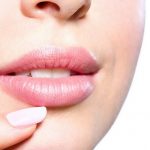 متى يستحمُ طفلكِ: قبل أو بعد الطعام؟؟