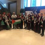 بالصور: غزيات ينتفضن ضد “سرطان الثدي” بمسيرة وردية