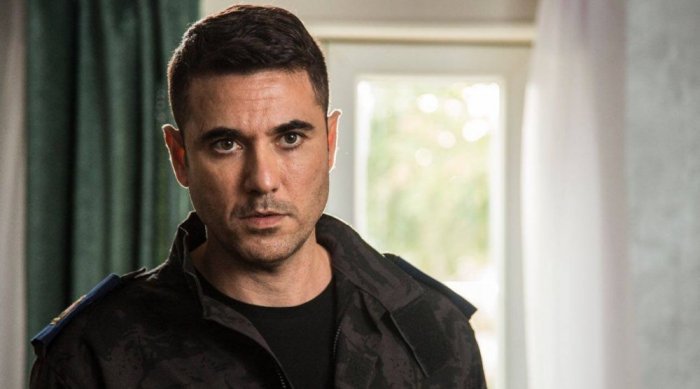 ما حقيقة إصابة أحمد عز؟ وهل ستمنعه من التمثيل؟