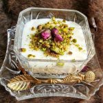 3 طرق معتمدة لوضع الوشاح الحريري على طريقة مدونات الموضة