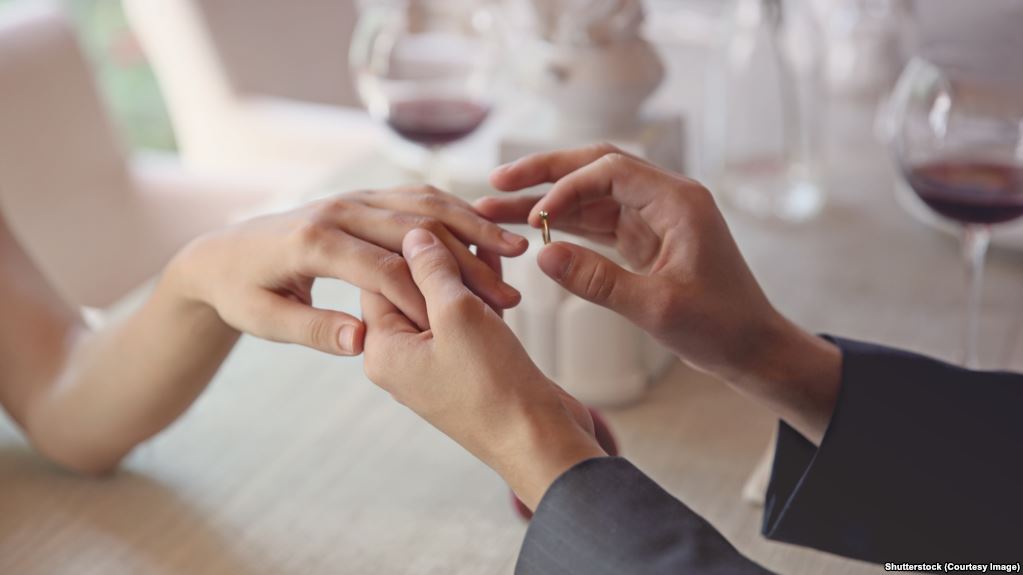 نساء يتحدثن عن أغرب أسباب الطلاق .. إذا عرف سبب بطل العجب!