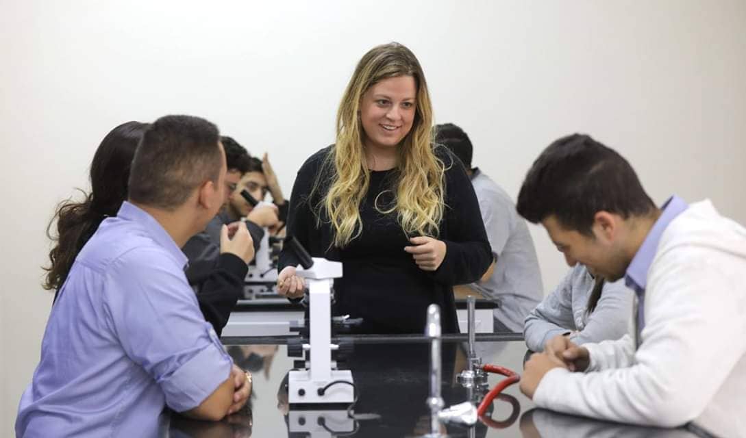 مدارس بكالوريا الرواد تضع علامة فارقة في الرؤية لفرص تعليمية فريدة في فلسطين