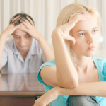 توقفي حالا عن السماح لطفلك باستخدام الهواتف الذكية