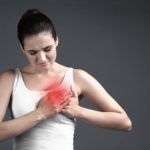 مركز أميركي يرصد مخاطر النوم قرب الهاتف المحمول