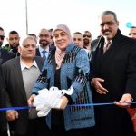 أم تحاول اغراق ابنتها لانها تؤرقها اثناء النوم!