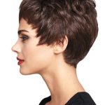 المعلمه مها سالمية خبرة تزيد عن ٢٧ سنة وحصلت على اليوبيل الفضي من وكالة الغوث 