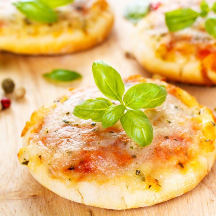 خطوات تحضير بيتزا ميني السريعة