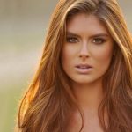 اول عارضة محجبة للأزياء العالمية