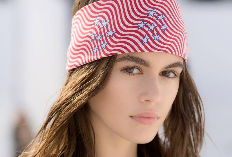 الحواجب المقلّمة أبرز صيحات صيف 2019