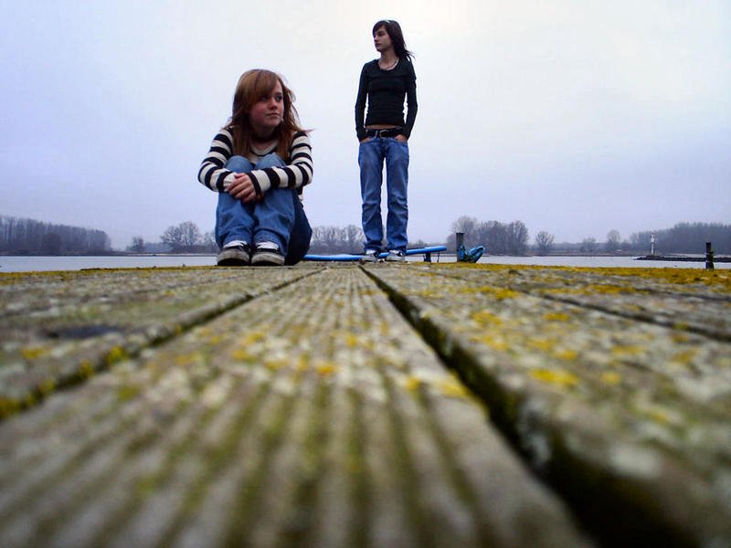 كيف تغير خيانة الأصدقاء حياتنا؟