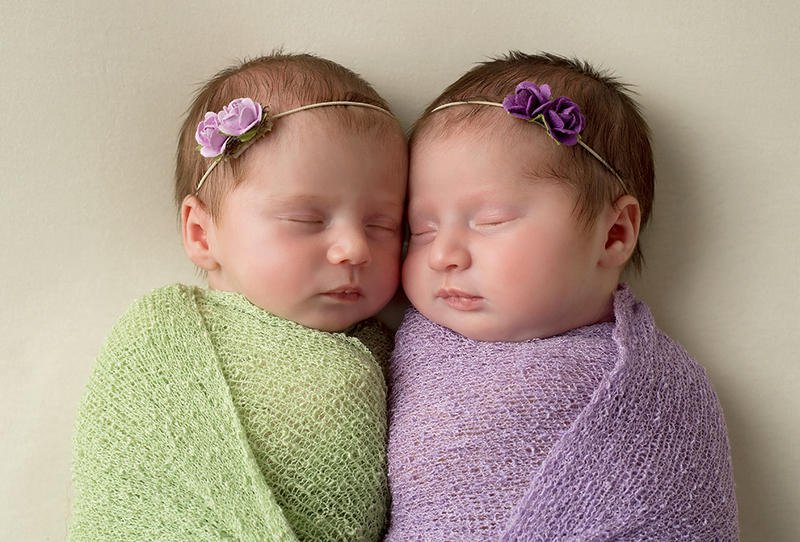 اليكِ 5 نصائح للعناية في التوأمين