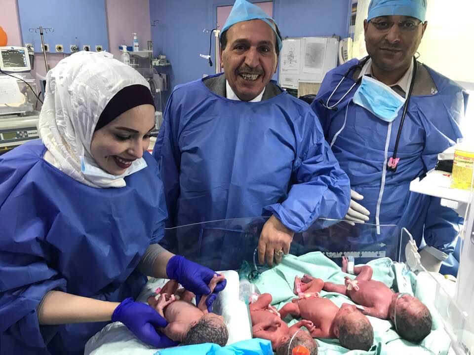 أردنية تنجب 4 توائم (صورة)