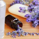 إليكِ أحدث صيحات الموضة المكياج باللون الزهري