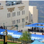 كيف التقى سفير الحرية الاول بأبيه خلال زيارته في السجن؟