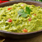 متى يبدأ المولود برؤية الأشياء من حوله؟