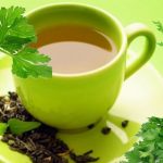 فساتين بنقشات موردة لربيع 2019