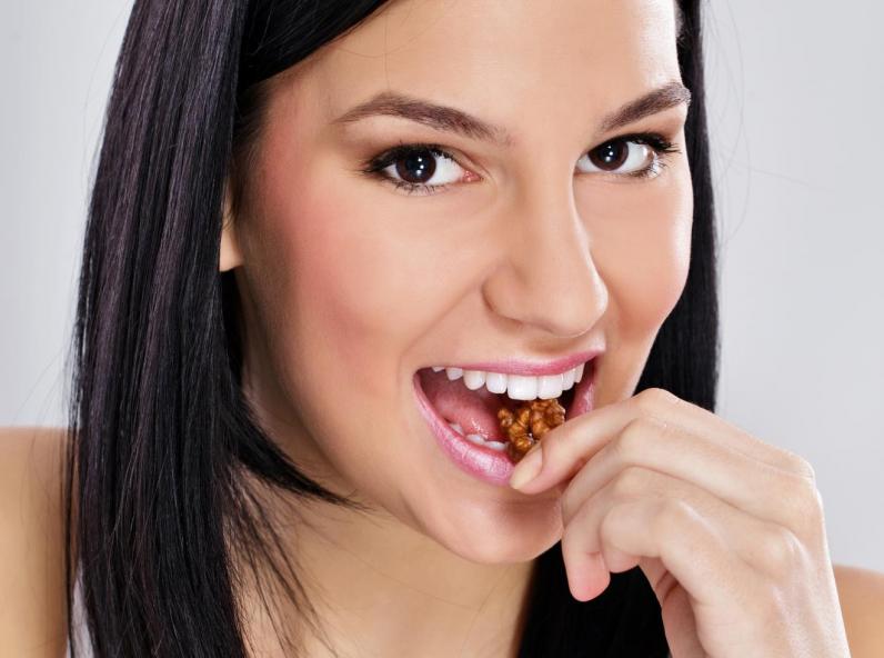 اكتشفي فوائد الجوز الثلاث الجديدة