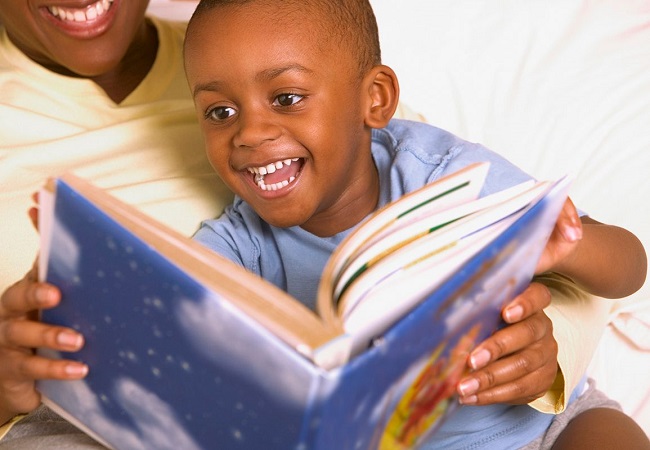 ما هي مواصفات القصص التي سوف تقرأيها لطفلك