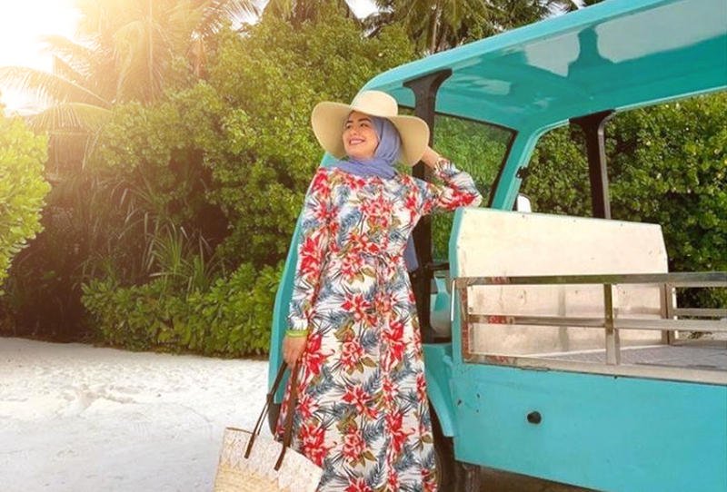 اعتمدي الفساتين الصيفية لإطلالة محتشمة وأنيقة