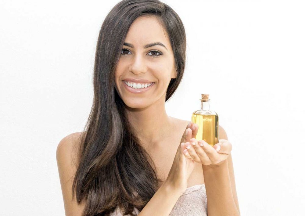 اذا كان شعرك جافاً قبل الزفاف إليكِ هذه الزيوت