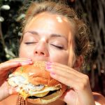 اليكِ ماسكات اللبن لبشرة رائعة