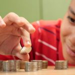 حل لبكاء طفلكِ لمُرافقتكِ عند مُغادرة المنزل .. تعرفي عليه