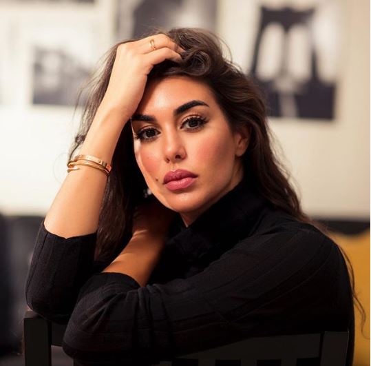 التزام النجمة ياسمسن صبري بالصمت أمام اتهاماتها بالسرقة