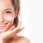 مناكير الفرنش الملونة موضة هذا الصيف