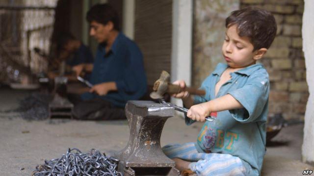 ما المشاكل التي يعاني منها أطفال العالم؟