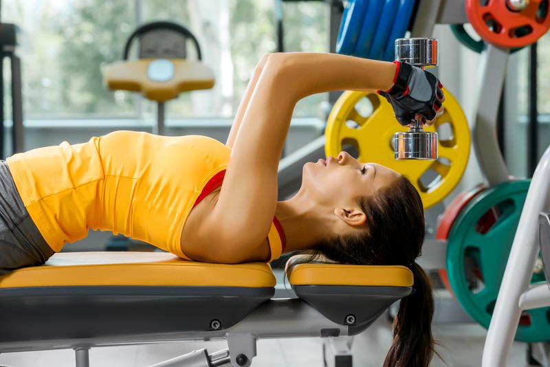 تمارين منزلية سهلة لشد الصدر