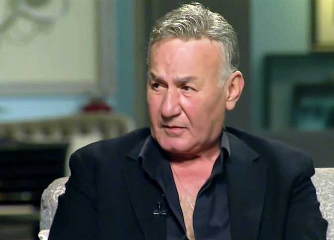 وفاة الممثل المصري عزت أبو عوف