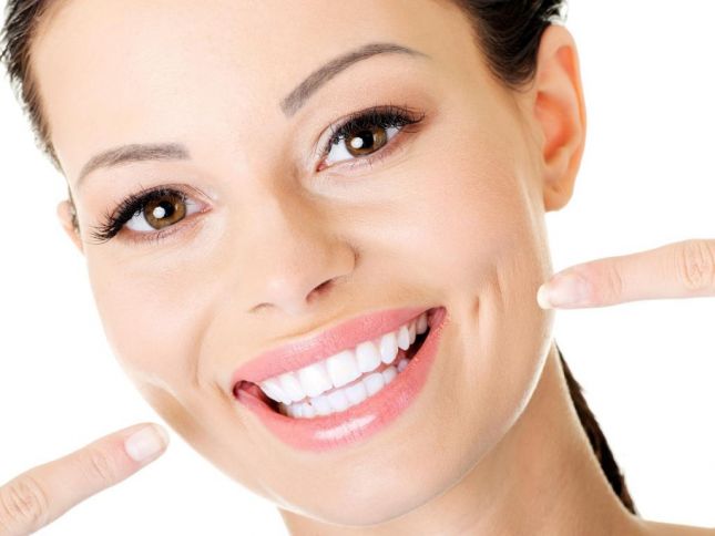 نصائح الحفاظ على إبتسامة جميلة وأسنان بيضاء