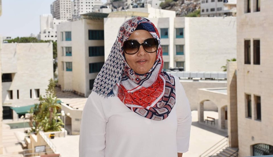 الدكتورة سحر أبو شخيدم .. الكفيفة التي صنعت الإبداع تنضم لأسرة جامعة النجاح