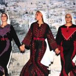 الأم المتطوعة