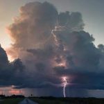 أخصائية تنصح الأمهات بعدم القاء سيلًا من النصائح على الطفل لهذا السبب!