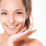 الإعلامية نجوى قاسم في ذمة الله.. الصحافة العربية تفقد إحدى أبرز مذيعاتها