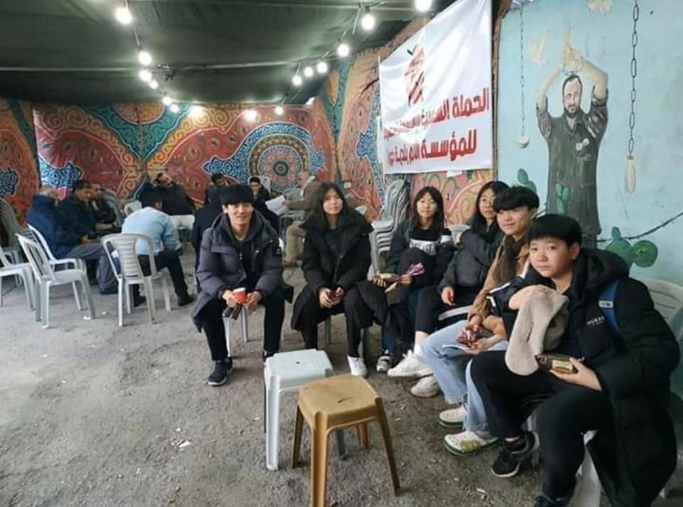 بعد زيارة وفد كوري مصاب بكورونا فلسطين… وزارة الصحة تحذر ووزارة الداخلية تتخذ إجراءات وقائية