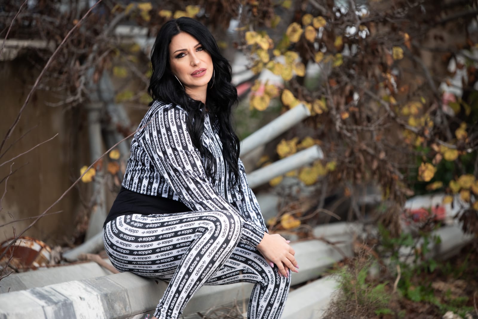 فنانة عربية تقع في حب لص سرق منزلها بعمان