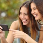 حفر الغَمّازة وتكبير الساق… طلبات غريبة ومجنونة في عالم التجميل