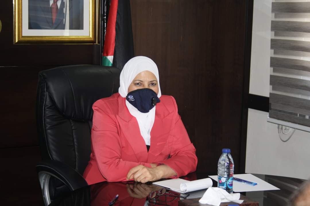 وزارة شؤون المرأة تُشّكل فريقًا مختصًا في علم النفس وعلم الإجتماع