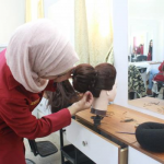 الشاعرة سماح عبد الهادي تحلق بمجالات وأنشطة منوعة عبر مقهاها الثقافي