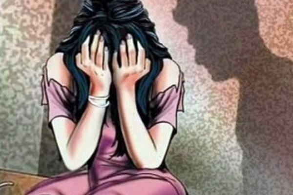 نصف ضحايا الاتجار بالبشر من النساء والفتيات القاصرات