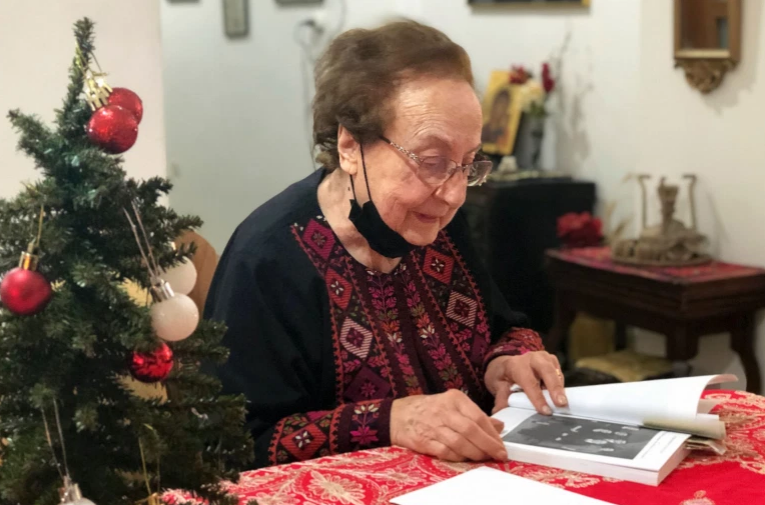 أم صالح.. لبنانية تقود العمل النسوي في القدس منذ 70 عاما